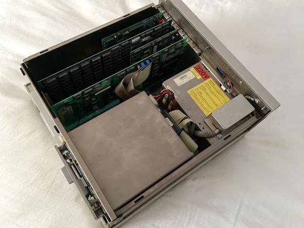 The Olivetti M280 with its top cover removed